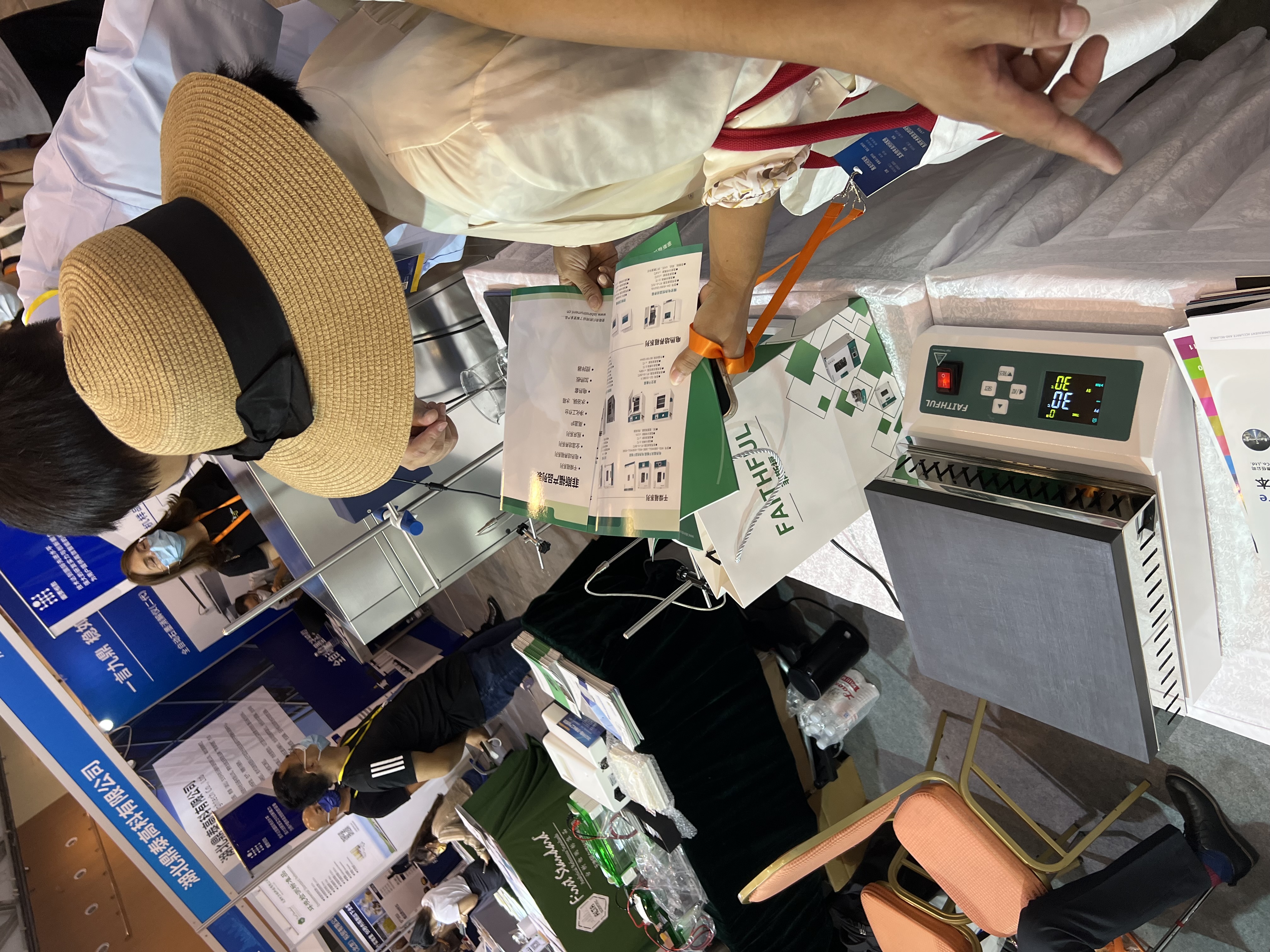 16F9FDDF4030BEEE5D6E11A584B0358